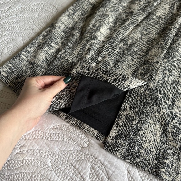 M.M. LaFleur - The Aditi 2.0—Modern Houndstooth - Black / Sand - Picture 10 of 12